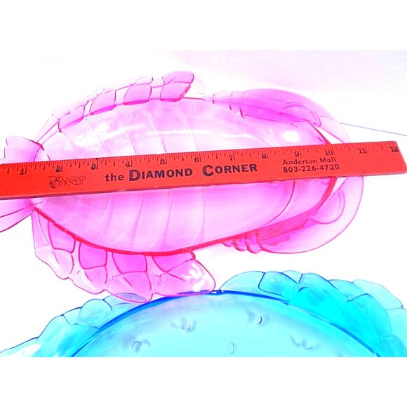 Plastic Fish Crab Serving Trays Snack Trays Taiwan Blue Pink Lot of 2 - Picture 4 of 7